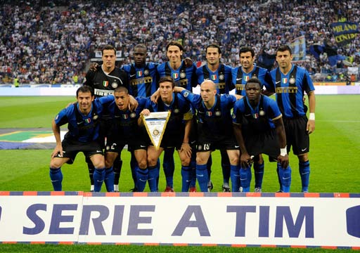 芒特传射建功当选最佳，曼联4比1大胜狼队（曼联4-1大胜狼队，芒特传射当选全场最佳）