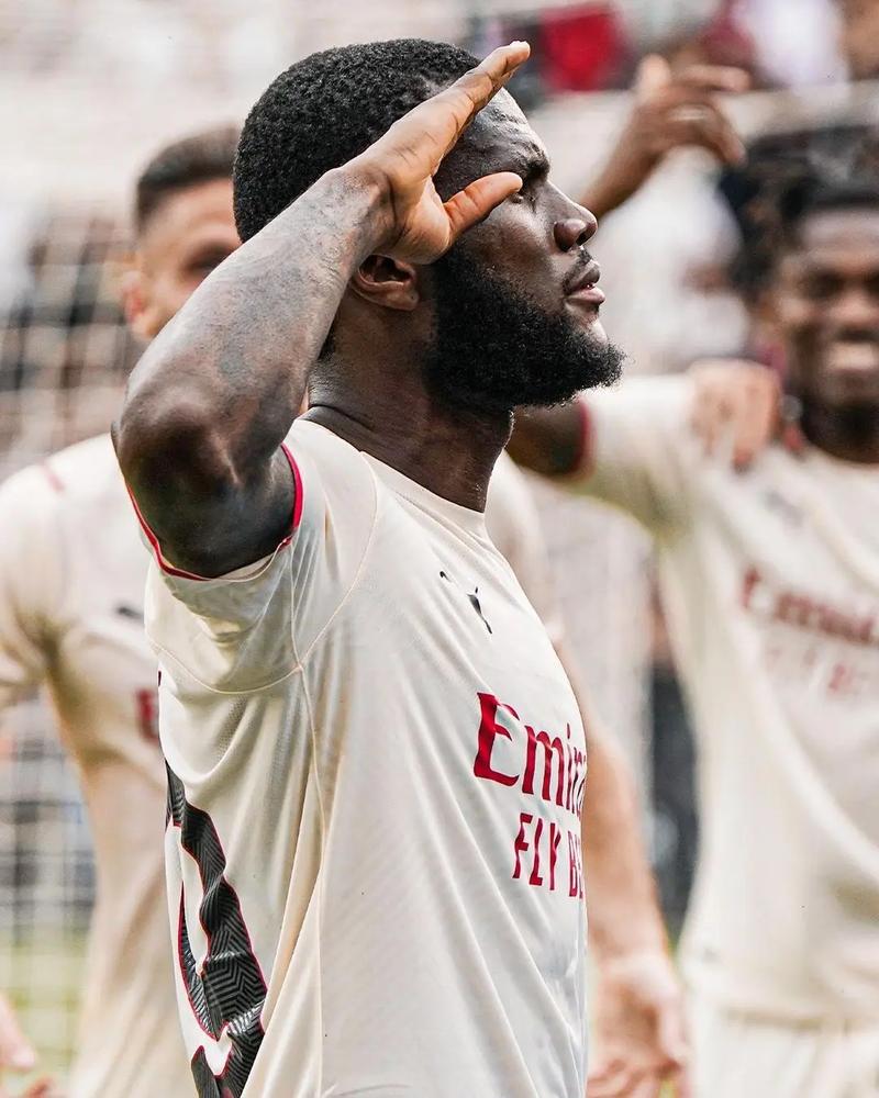 杨瀚森工作室：专注与热情的融合（杨瀚森工作室：专注与热忱的交融）