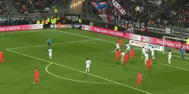 鲁本·阿莫林赛后力挺约罗：从失误中成长，曼联未来可期（鲁本·阿莫林赛后为约罗发声：在失误中成长，曼联前景光明）