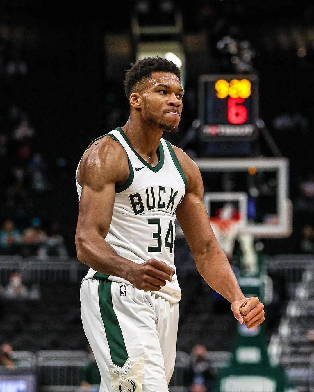 CTCC电动赛车杯甬城激战打响 郑越勇夺冠军刘洋第二张大胜第三（CTCC电动赛车杯甬城开战 郑越加冕冠军 刘洋亚军张大胜季军）