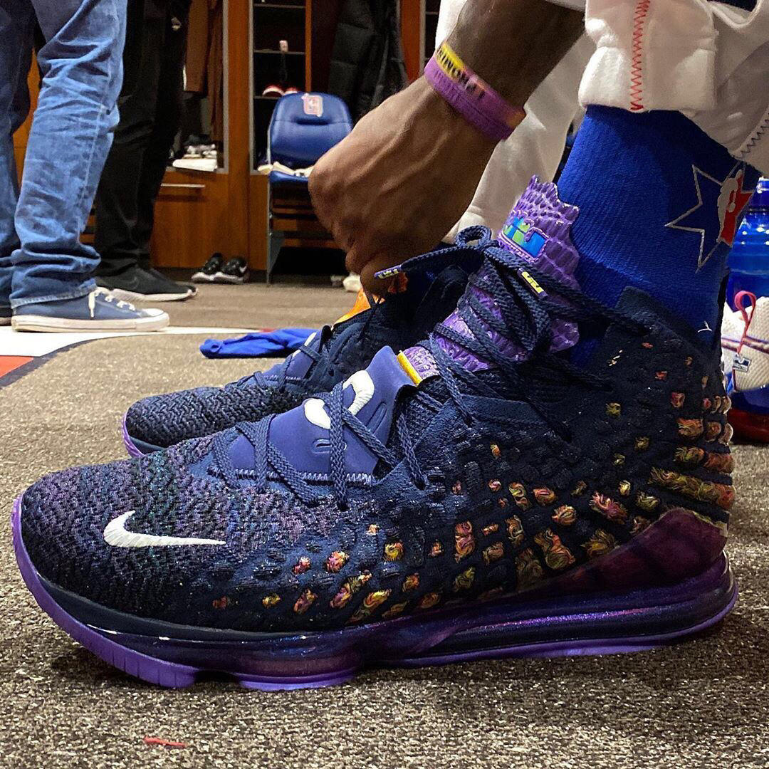 罗马诺：内马尔专注于帮桑托斯保级，但可能考虑1月自由转会（罗马诺：内马尔当下全力助桑托斯保级，或考虑一月以自由身离队）