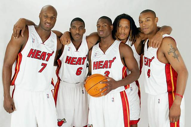 托纳利：丹-伯恩能胜任防线任何位置；纽卡主场氛围非常疯狂（托纳利：丹-伯恩能踢后防各位置，纽卡主场氛围太疯狂）