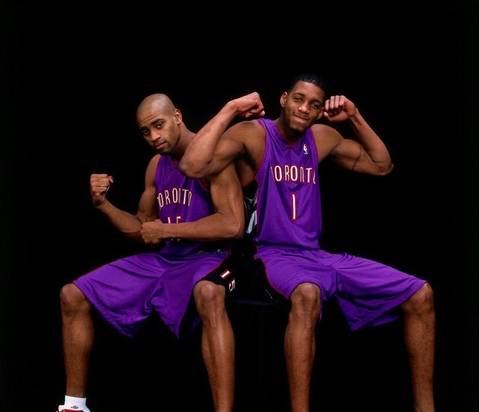 无萨拉赫！利物浦晒对阵布莱顿海报：范戴克等5人出镜（萨拉赫缺席！利物浦发布战布莱顿海报：范戴克等5人亮相）